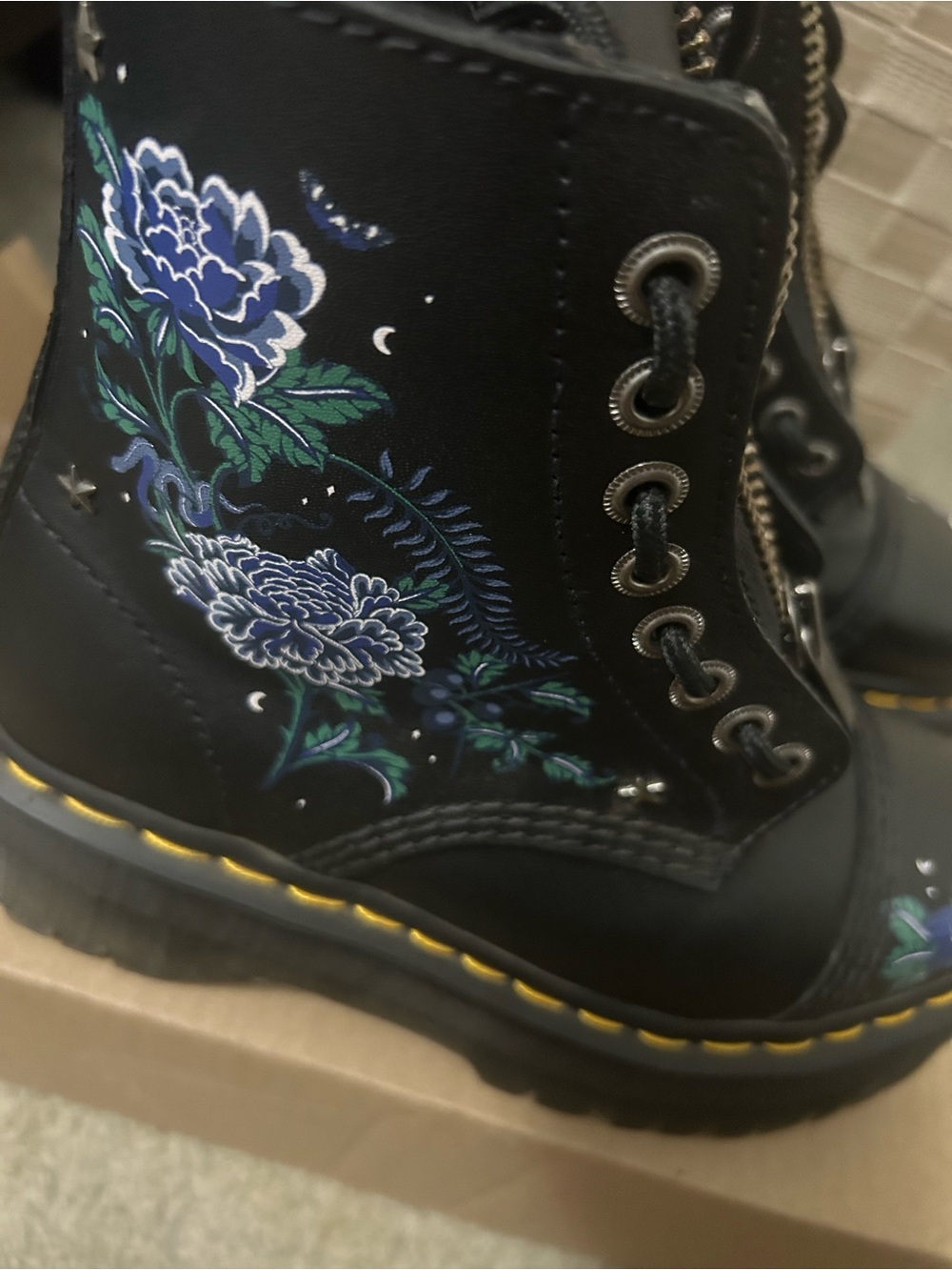 NWB Dr. Martens Mystic Floral Sinclair combat boots w/ zipper & laces (size 6) - Picture 7 of 9